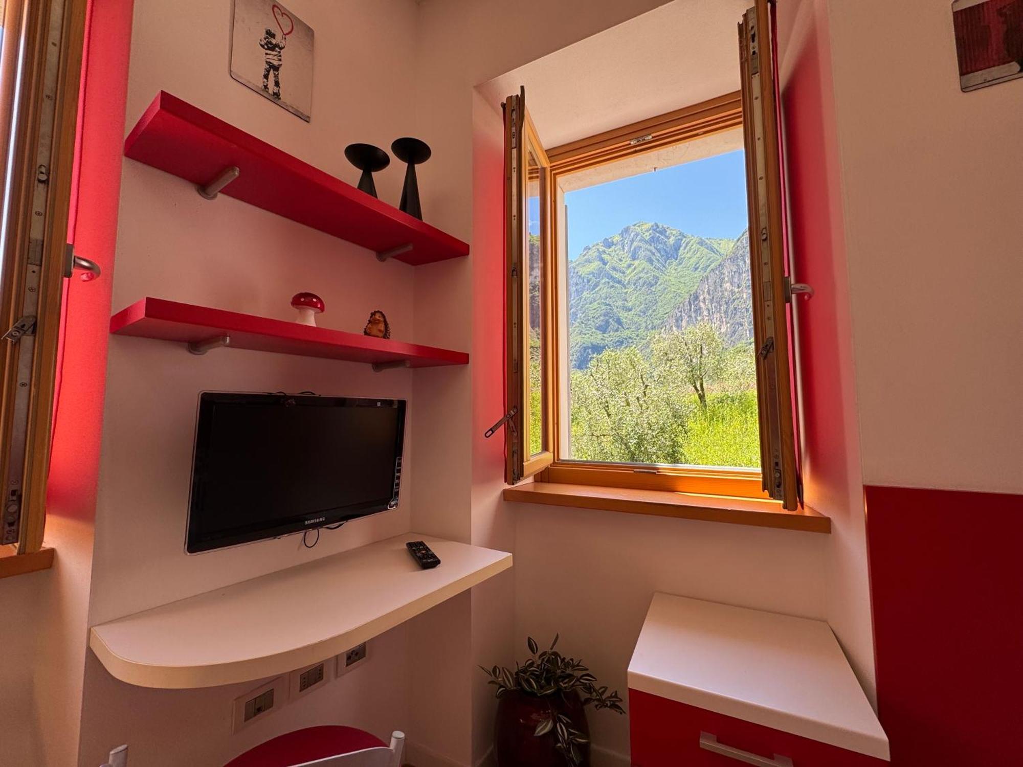 Das Rote Haus ริวาเดลการ์ดา ภายนอก รูปภาพ